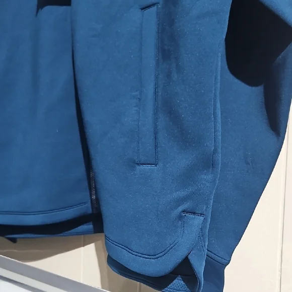 NWT Nike Sabrina. Size L
Dri-FIT Loose Full-Zip Basketball Hoodie - Picture 2 of 6